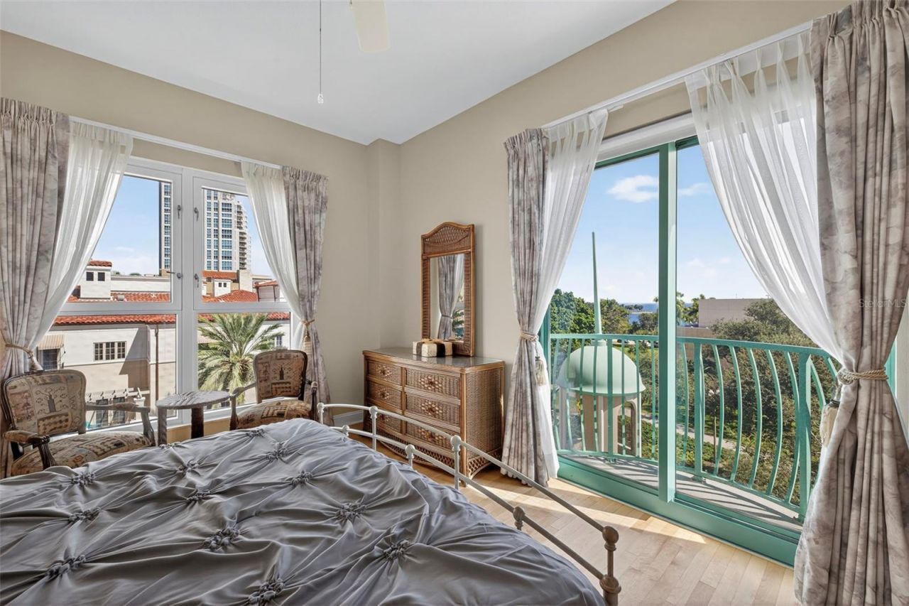 288 Beach Drive Ne, Unit 4B, Saint Petersburg, FL 33701 Photo