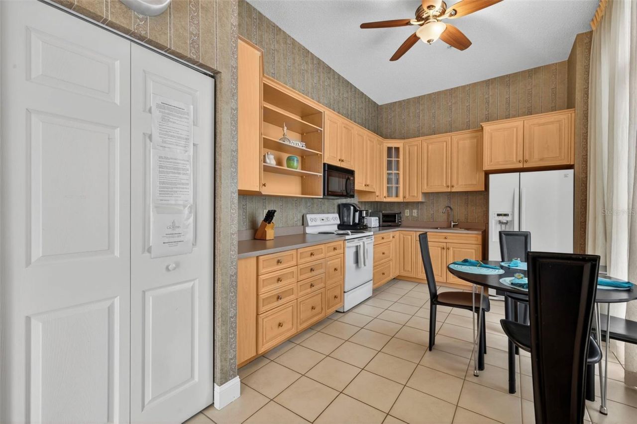 288 Beach Drive Ne, Unit 4B, Saint Petersburg, FL 33701 Photo