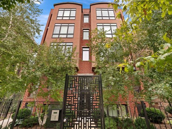 4417 S Indiana Avenue, Chicago, IL 60653