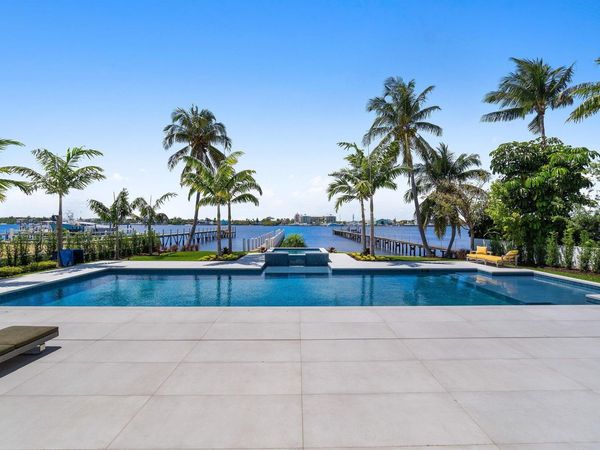 807 N Atlantic Drive, Lantana, FL 33462