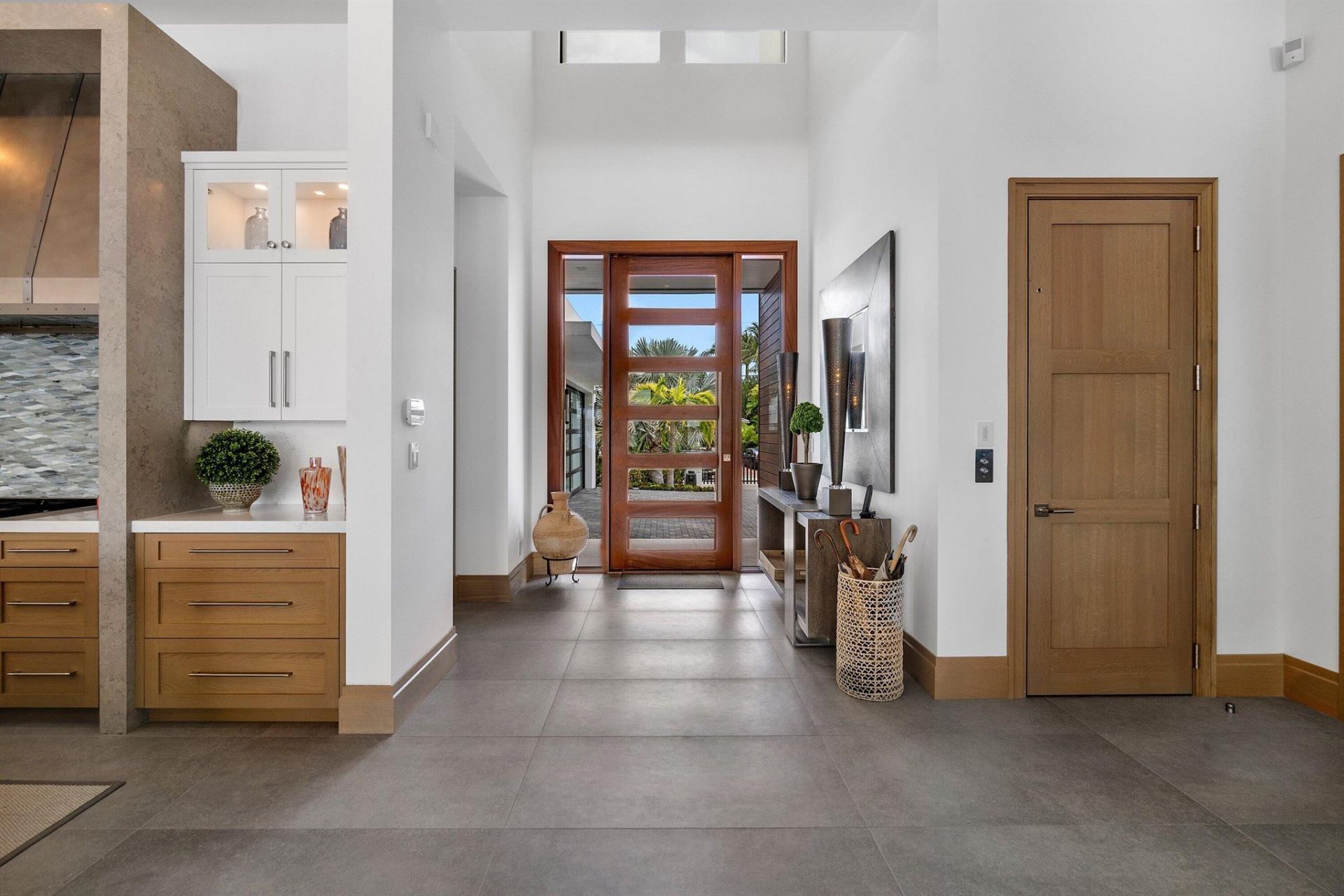 807 N Atlantic Drive, Lantana, FL 33462 Photo