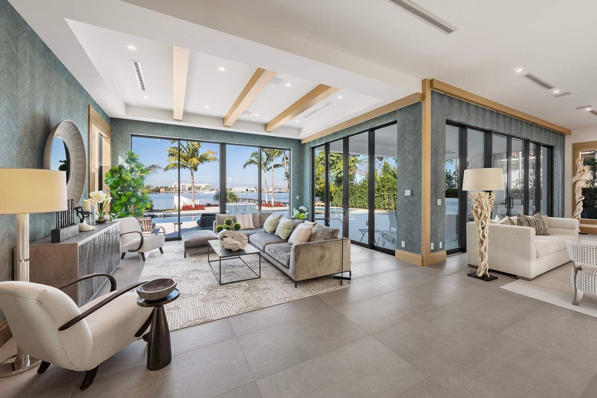 807 N Atlantic Drive, Lantana, FL 33462 Photo