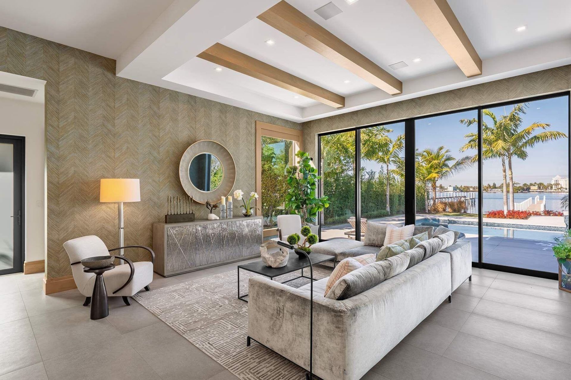 807 N Atlantic Drive, Lantana, FL 33462 Photo