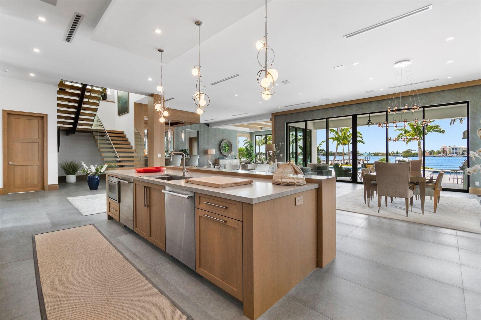 807 N Atlantic Drive, Lantana, FL 33462 Photo