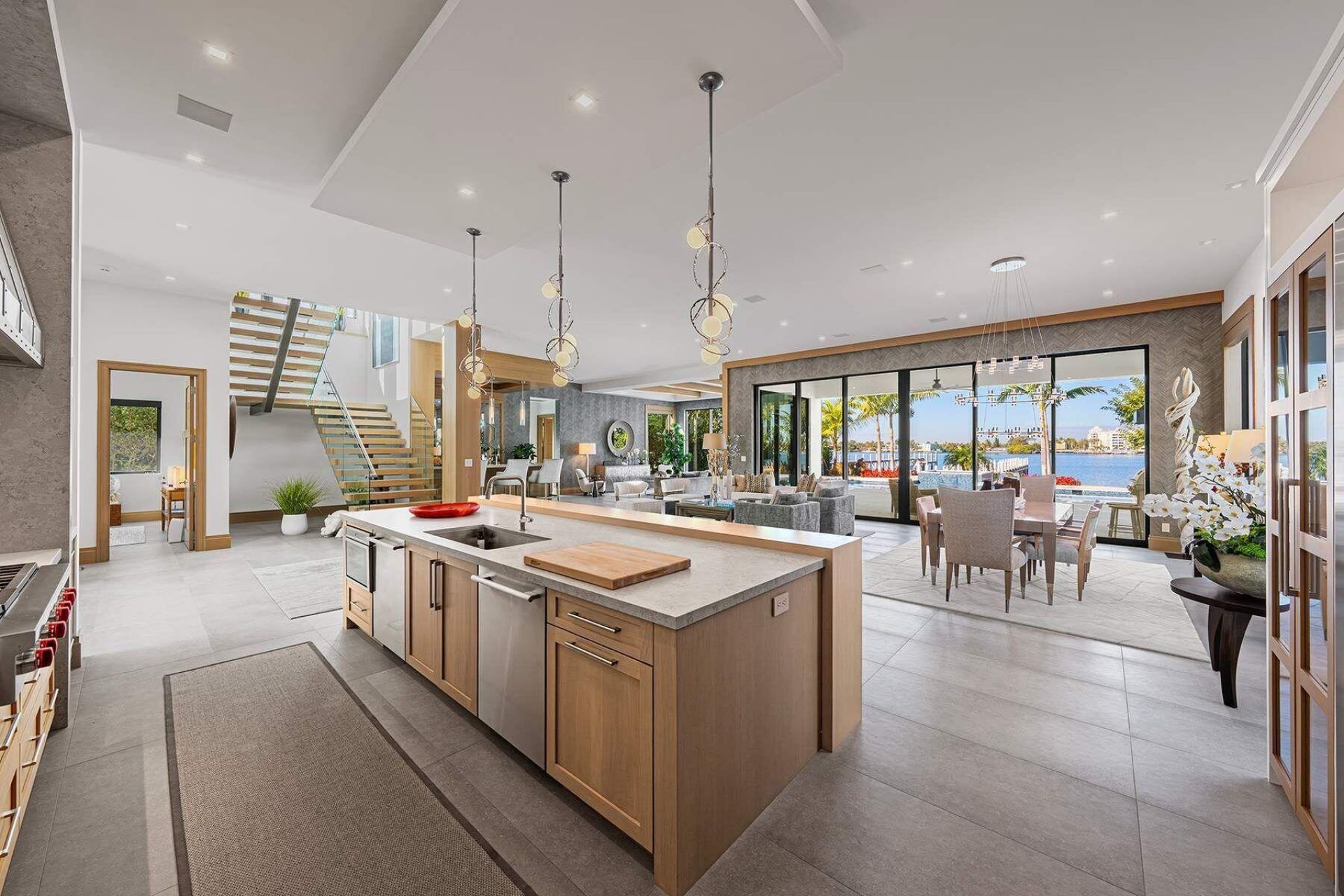 807 N Atlantic Drive, Lantana, FL 33462 Photo