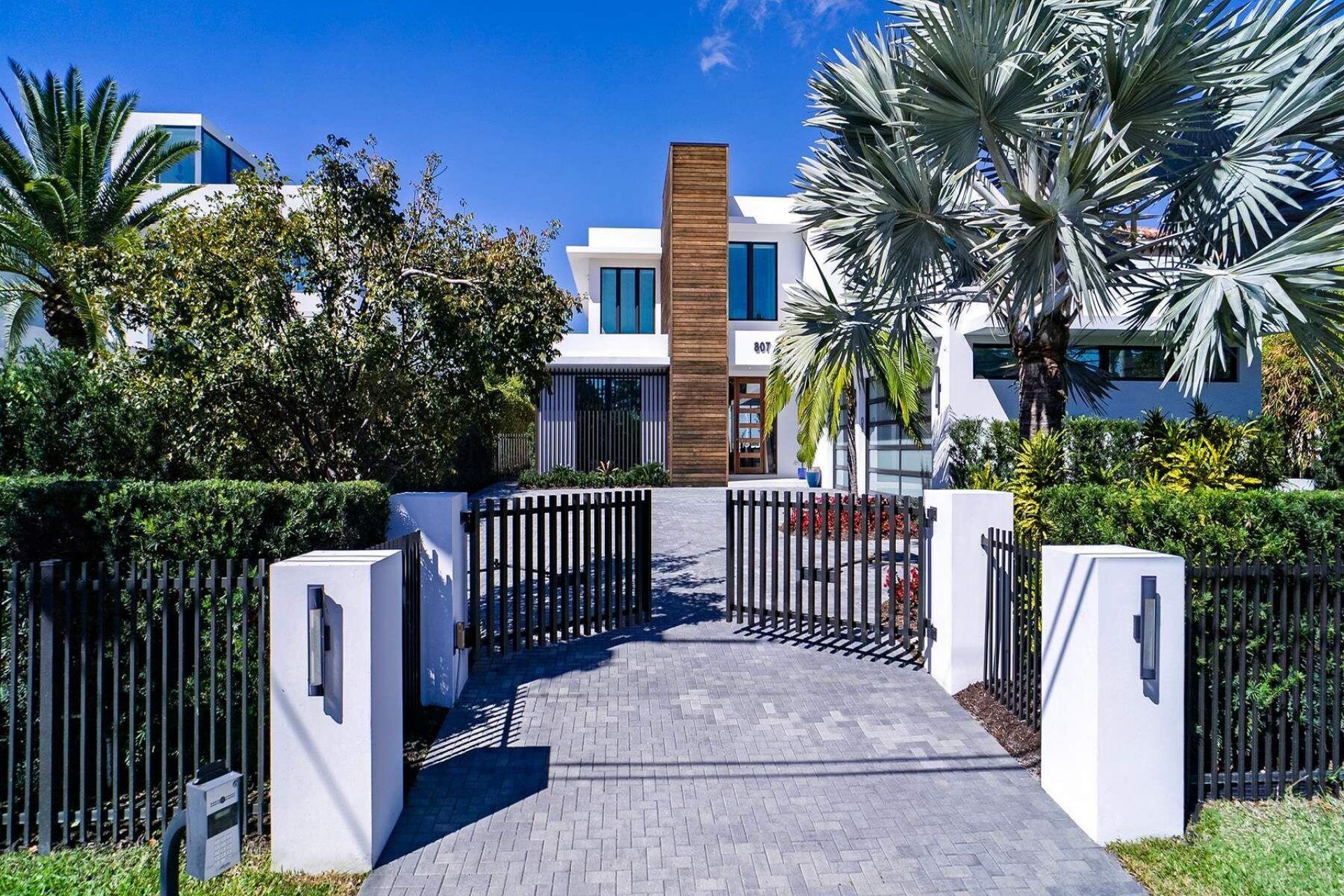 807 N Atlantic Drive, Lantana, FL 33462 Photo