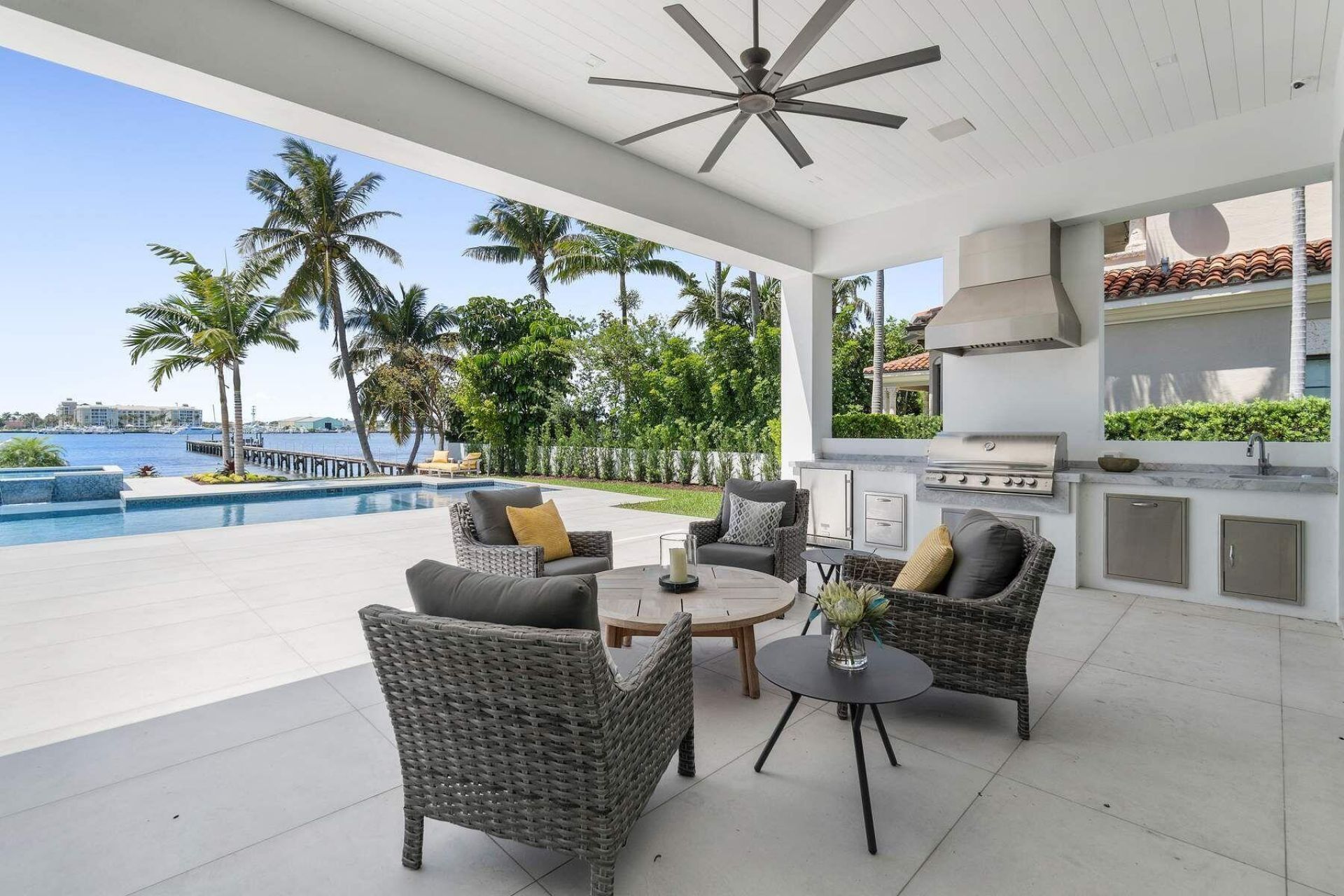 807 N Atlantic Drive, Lantana, FL 33462 Photo