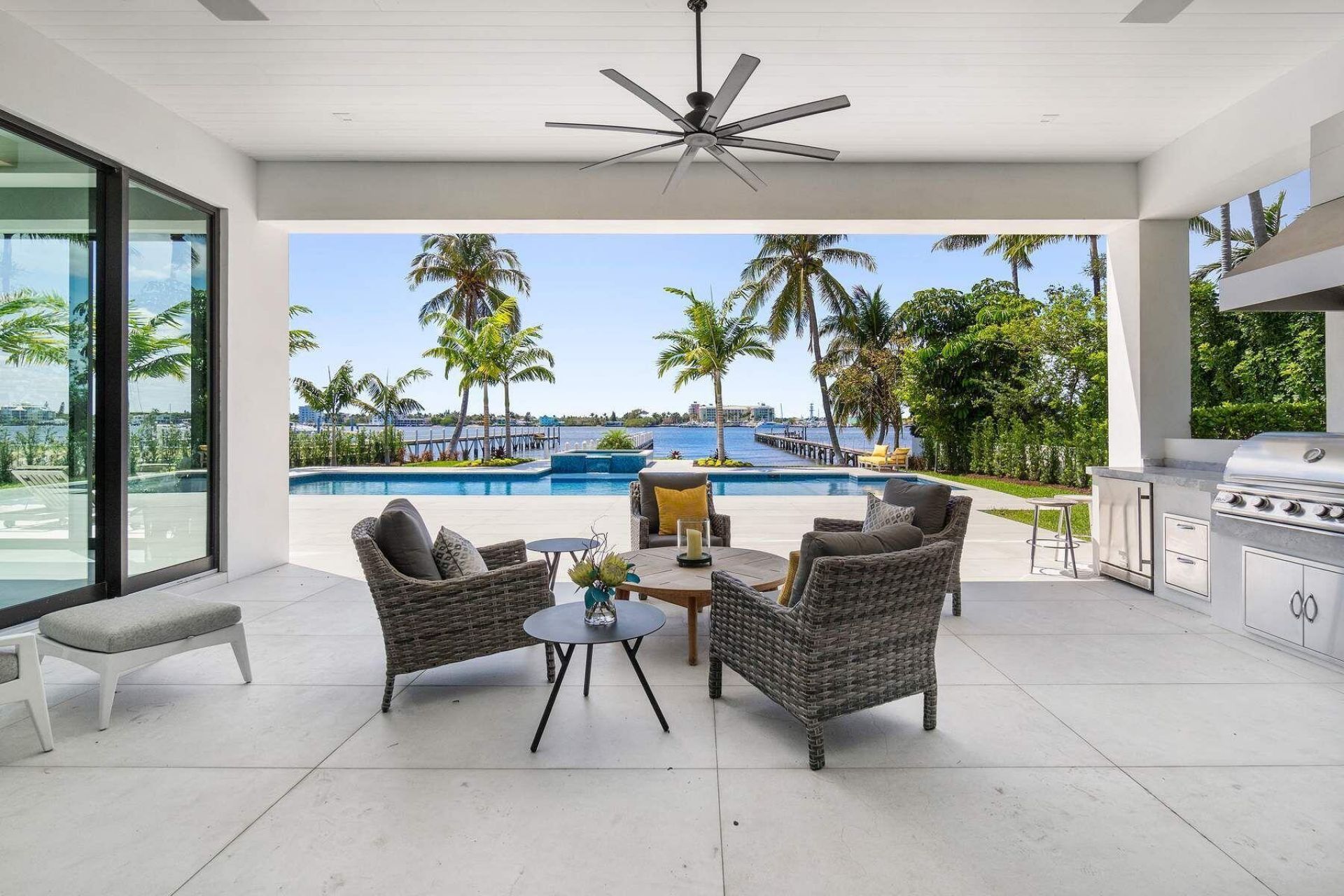 807 N Atlantic Drive, Lantana, FL 33462 Photo