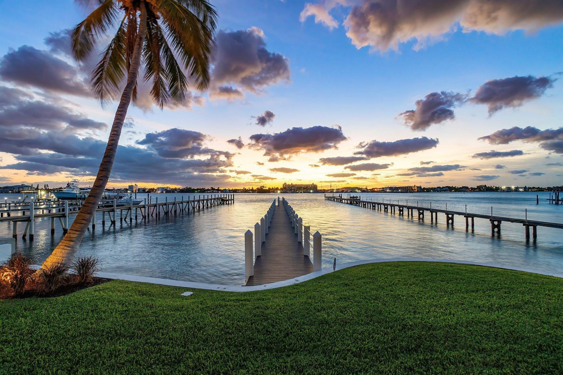 807 N Atlantic Drive, Lantana, FL 33462 Photo