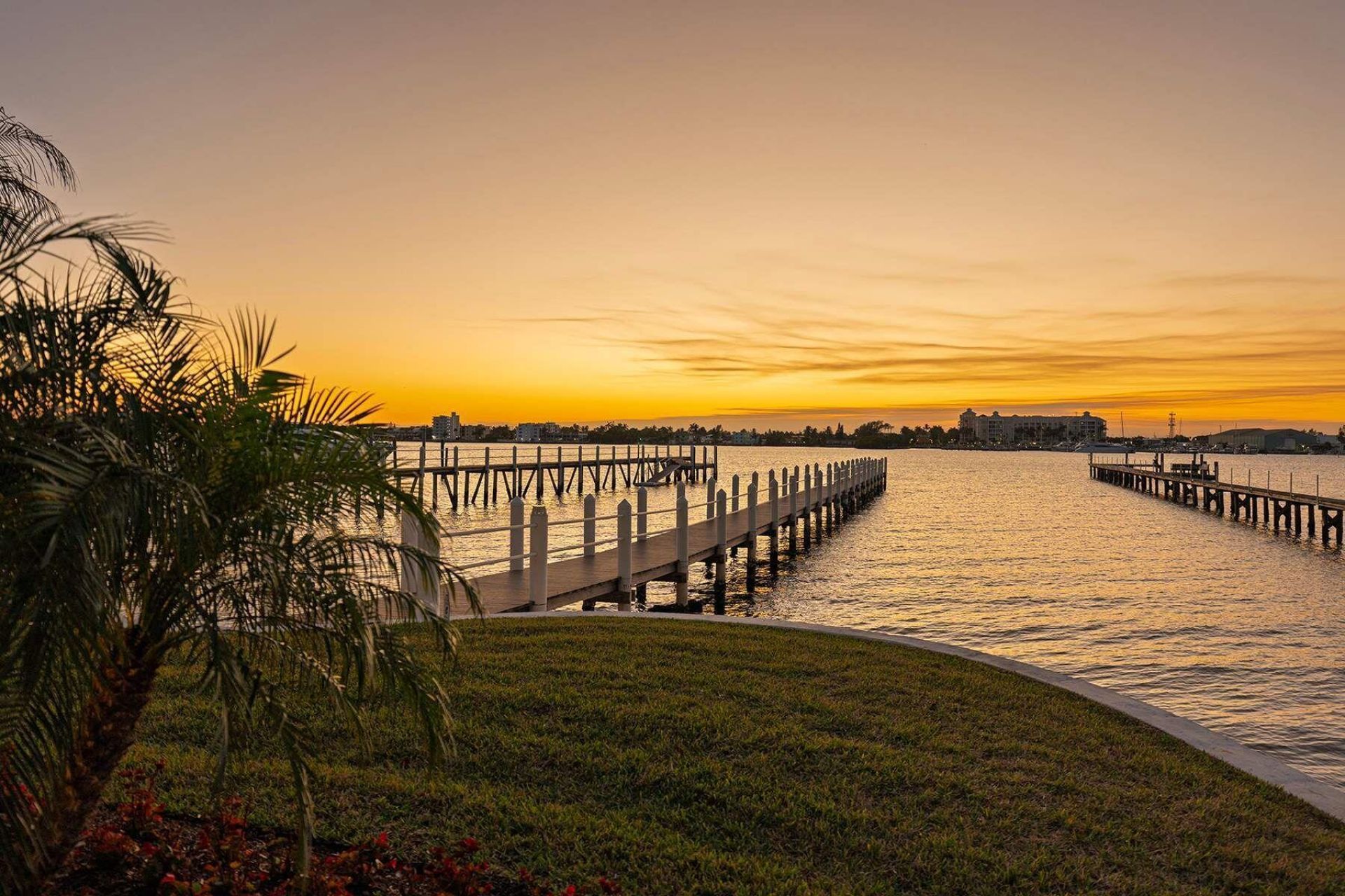 807 N Atlantic Drive, Lantana, FL 33462 Photo