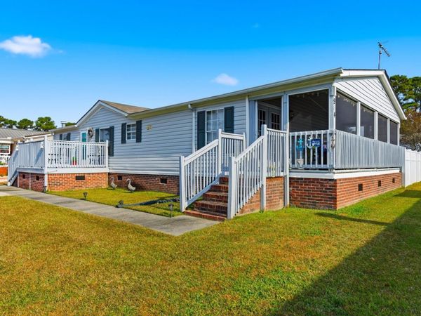 3136 Lyndon Dr., Little River, SC 29566