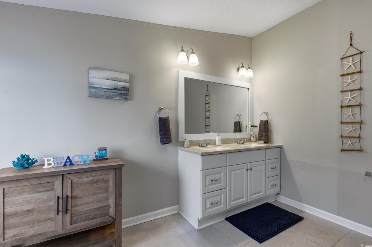 3136 Lyndon Dr. Photo 8