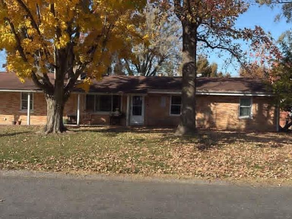 5006 Staten Drive, Godfrey, IL 62035