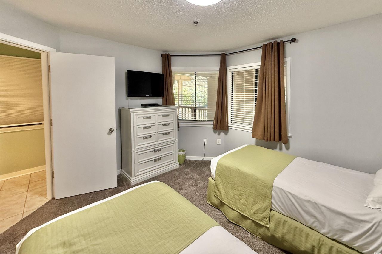 410 Melrose Pl. Photo 33