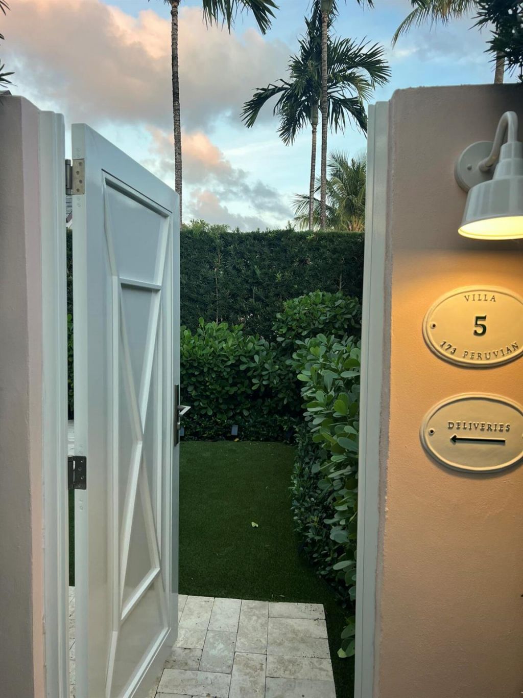 173 Peruvian Avenue, Unit 5, Palm Beach, FL 33480 Photo