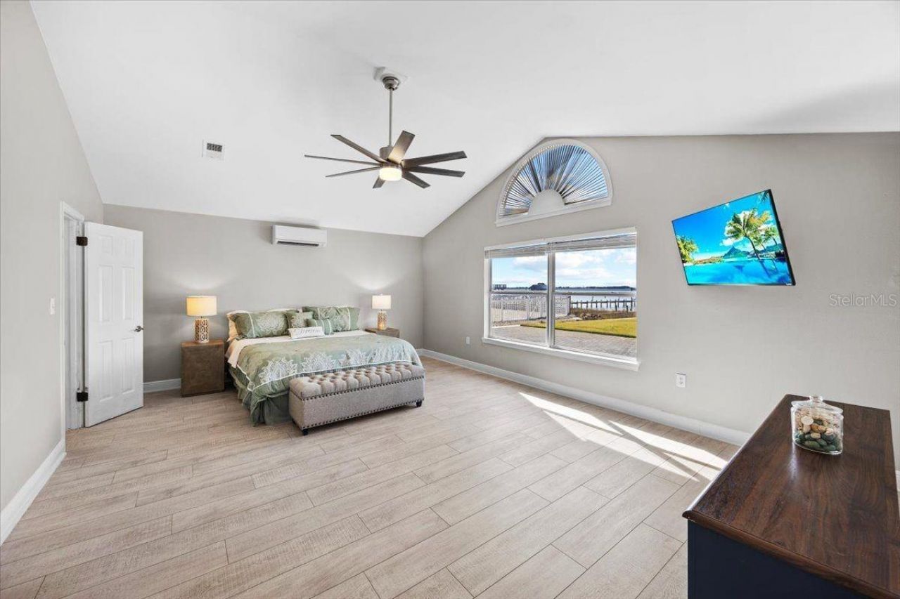 156 Shoreline Drive, Mary Esther, FL 32569 Photo