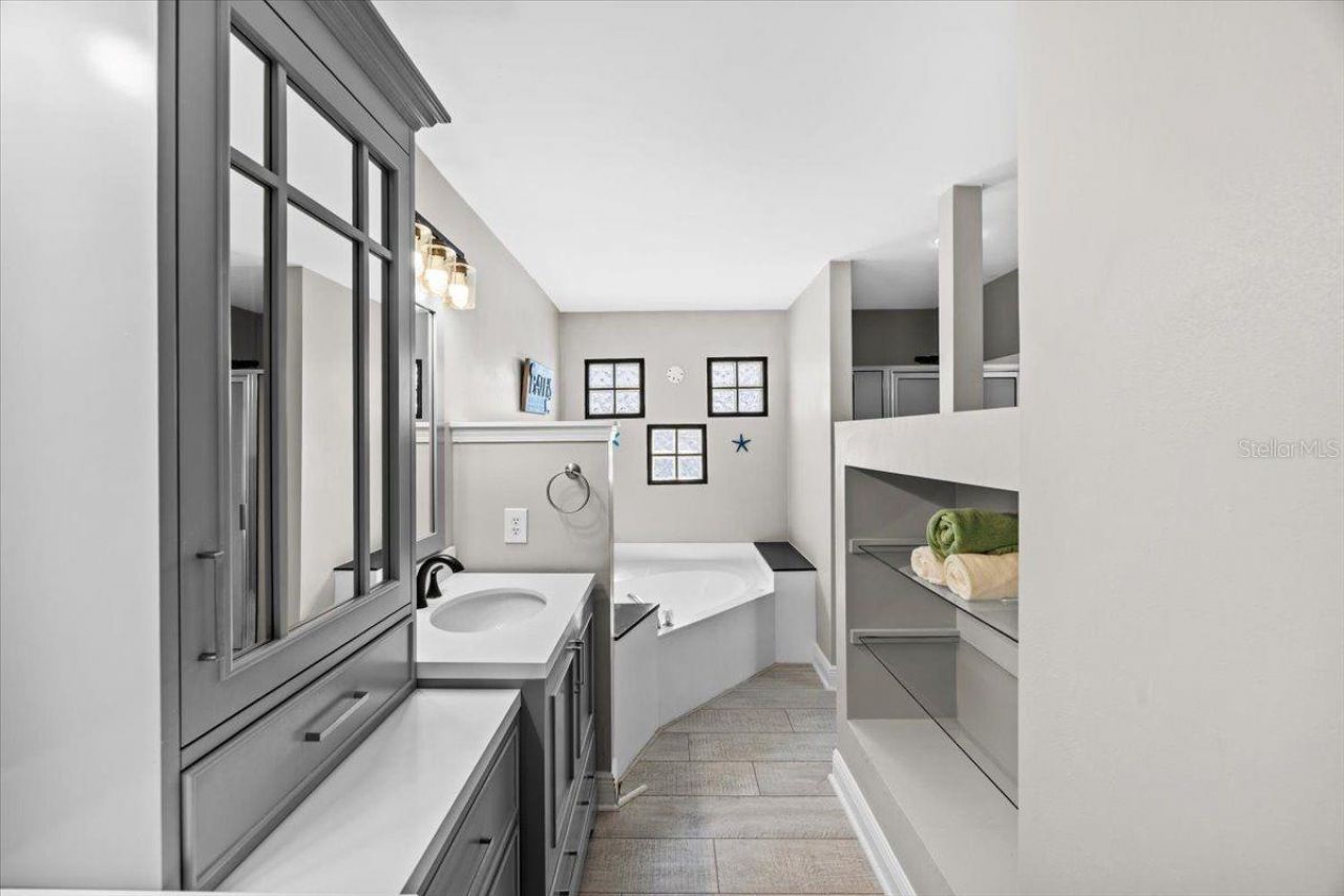 156 Shoreline Drive, Mary Esther, FL 32569 Photo