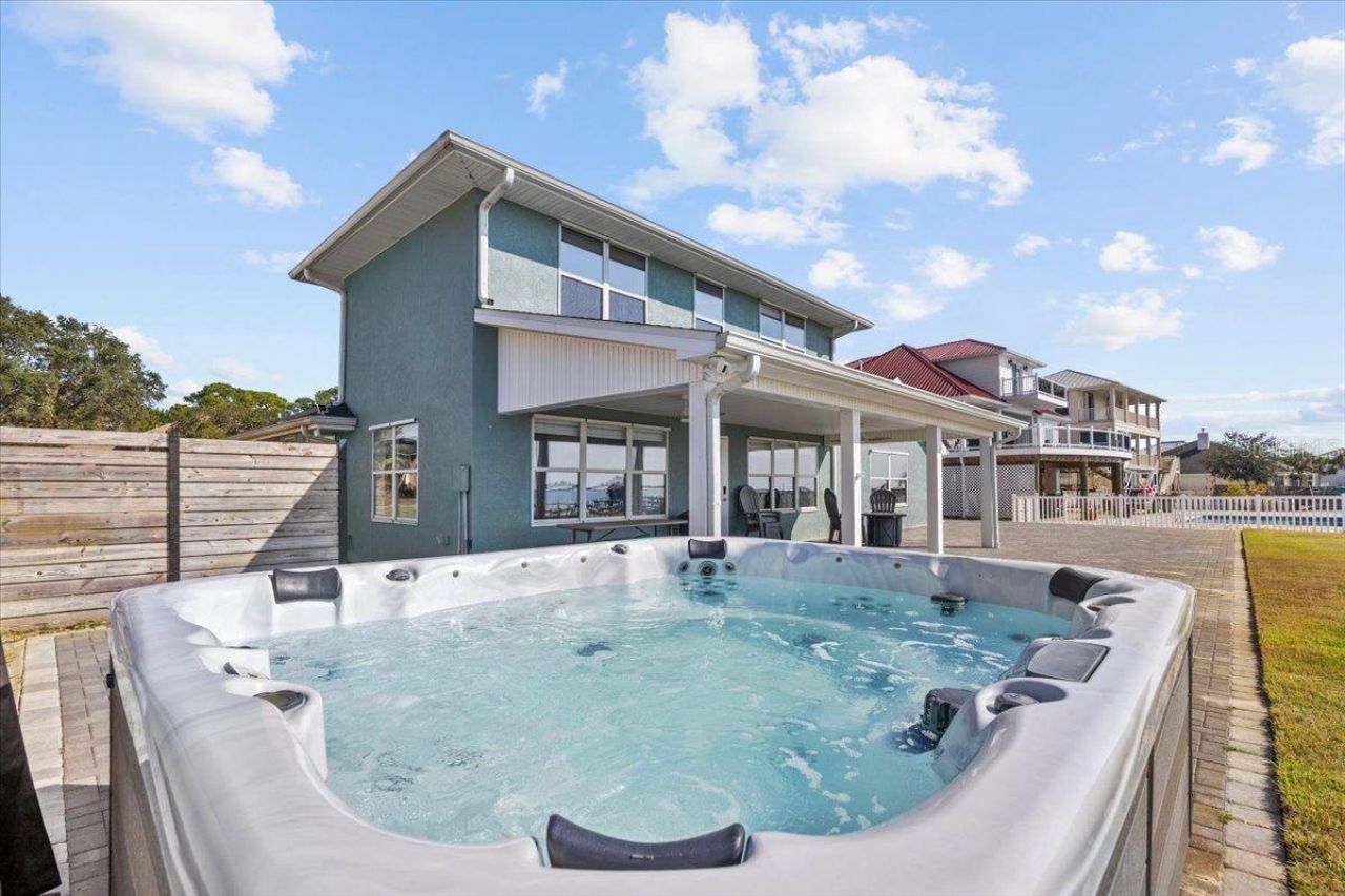 156 Shoreline Drive, Mary Esther, FL 32569 Photo