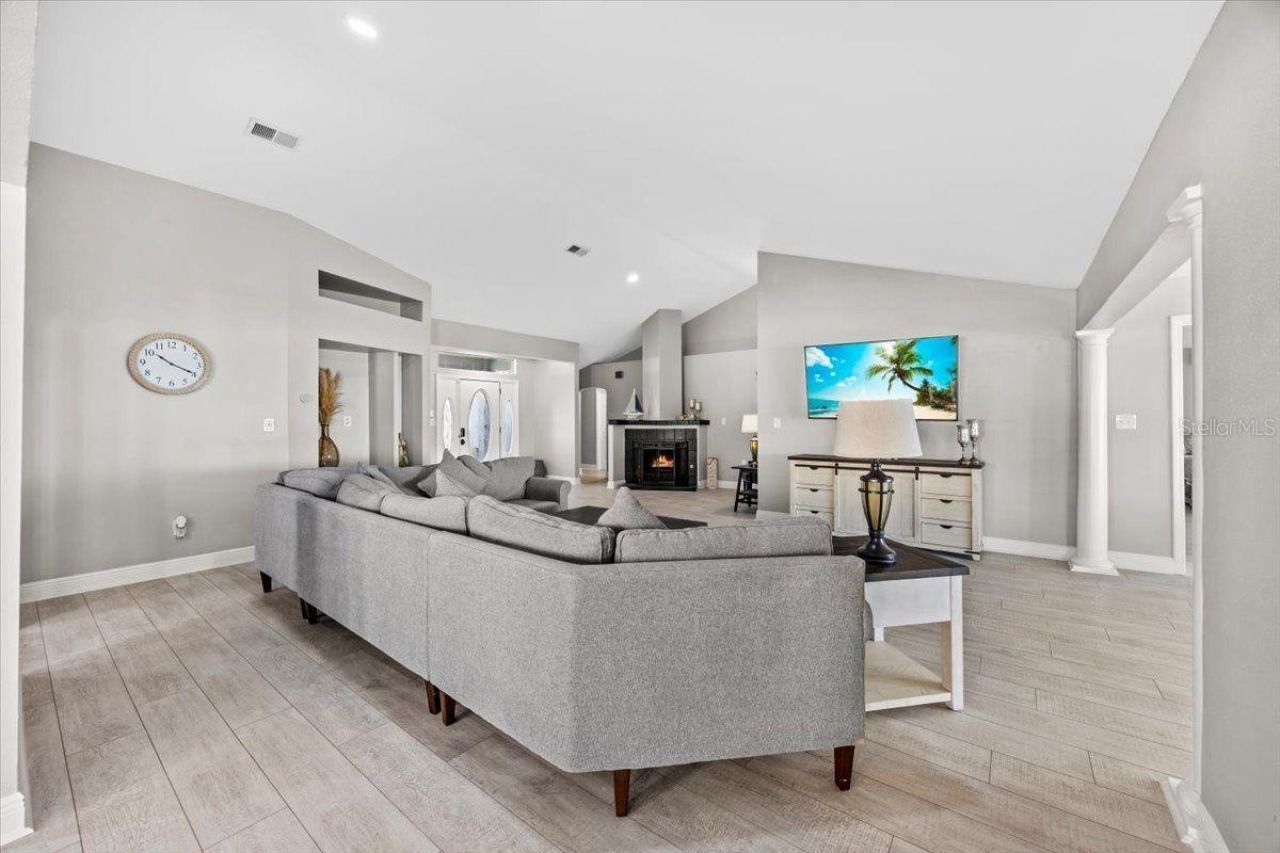 156 Shoreline Drive, Mary Esther, FL 32569 Photo