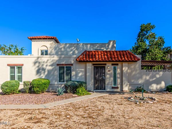 821 E JOAN D ARC Avenue, Phoenix, AZ 85022