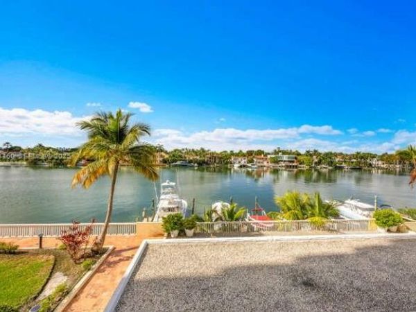 5600 Collins Ave, Unit 4H, Miami Beach, FL 33140