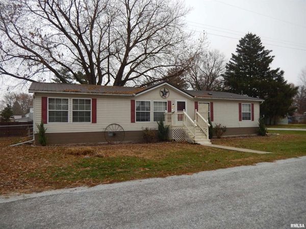 201 N PINE Street, Good Hope, IL 61438