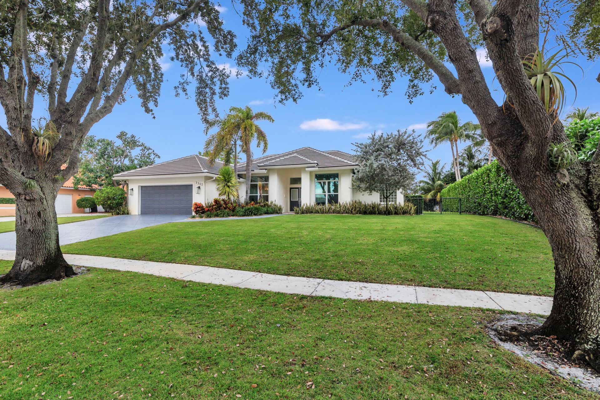 3317 Embassy Drive, West Palm Beach, FL 33401 Photo