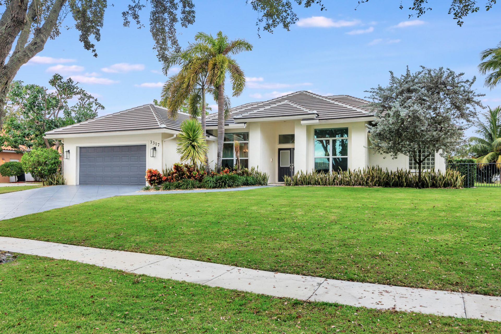 3317 Embassy Drive, West Palm Beach, FL 33401 Photo