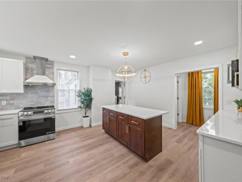 2276 W 41st Street, Cleveland, OH 44113 Photo 12