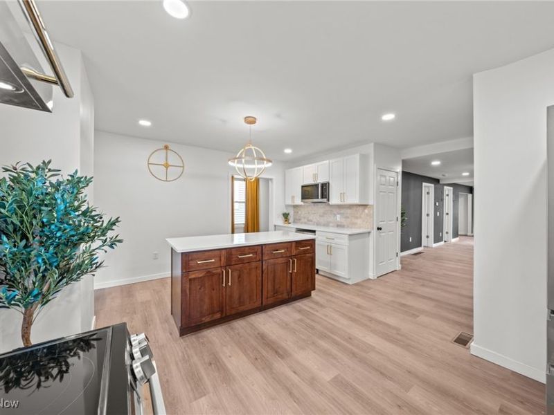 2276 W 41st Street, Cleveland, OH 44113 Photo 15