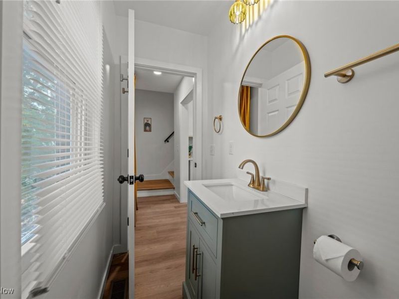 2276 W 41st Street, Cleveland, OH 44113 Photo 17