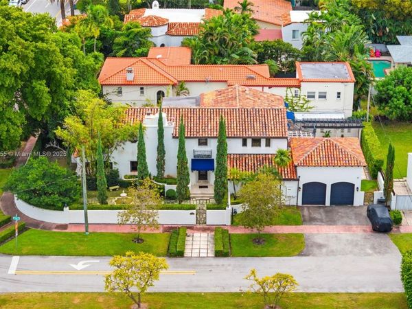 5860 Pine Tree Dr, Miami Beach, FL 33140