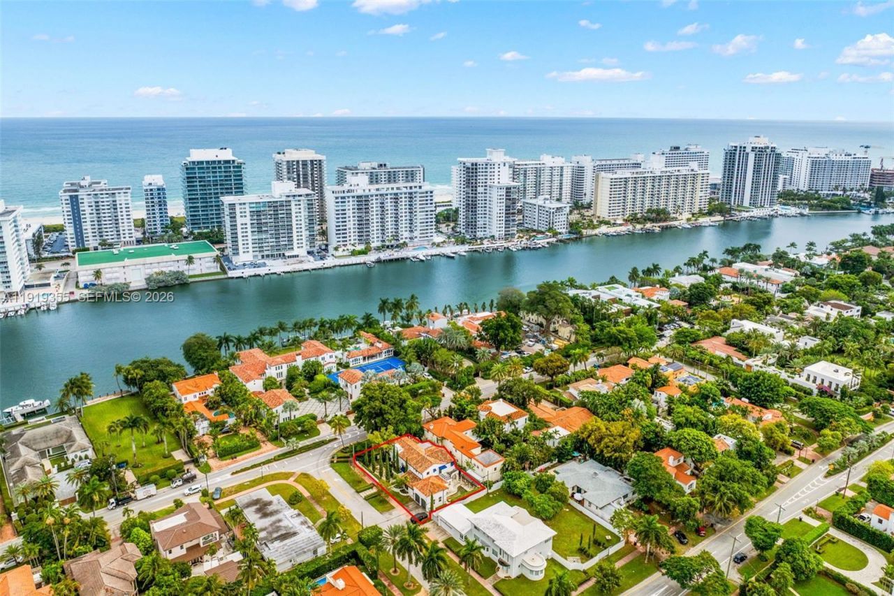 5860 Pine Tree Dr, Miami Beach, FL 33140 Photo