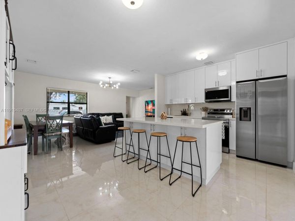 1562 NW 8th Ave, Homestead, FL 33030