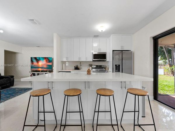 1562 NW 8th Ave, Homestead, FL 33030