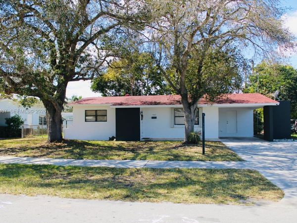 1562 NW 8th Ave, Homestead, FL 33030