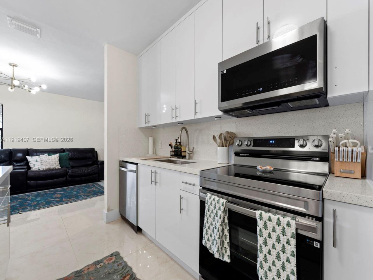 1562 NW 8th Ave, Homestead, FL 33030 Photo