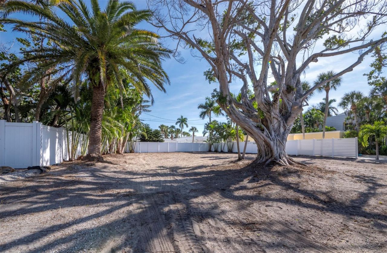 335 N Washington Drive, Sarasota, FL 34236 Photo