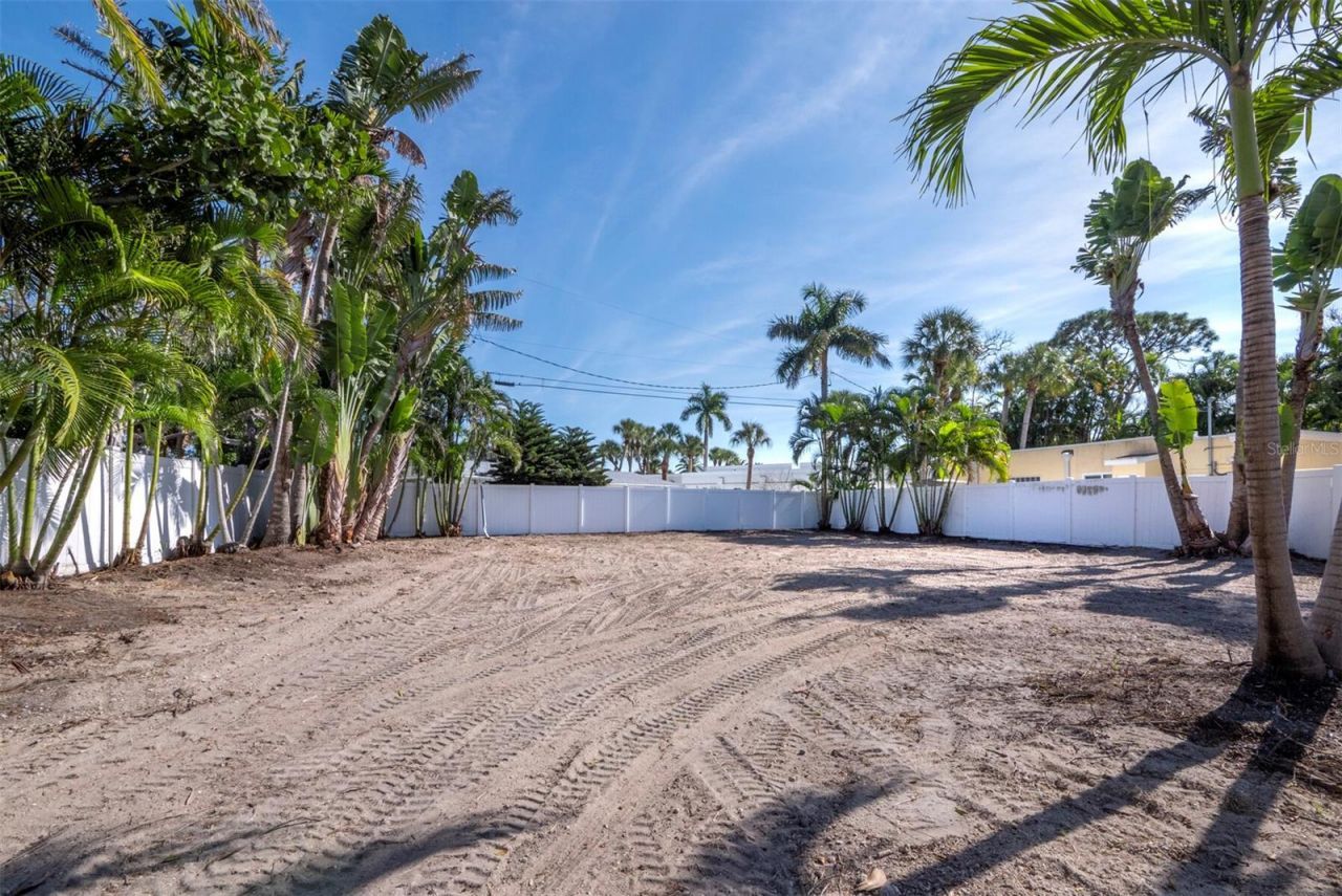 335 N Washington Drive, Sarasota, FL 34236 Photo