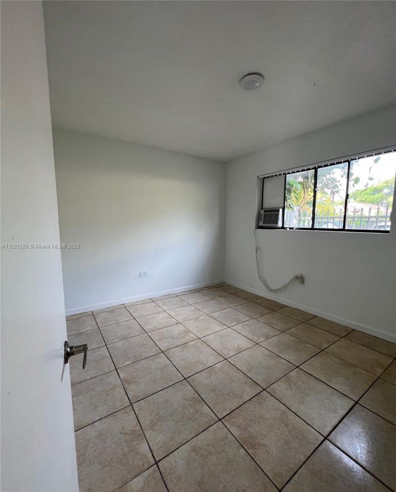 1286 NW 59th St, Miami, FL 33142 Photo