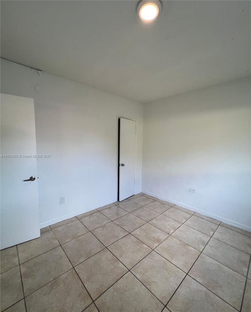 1286 NW 59th St, Miami, FL 33142 Photo