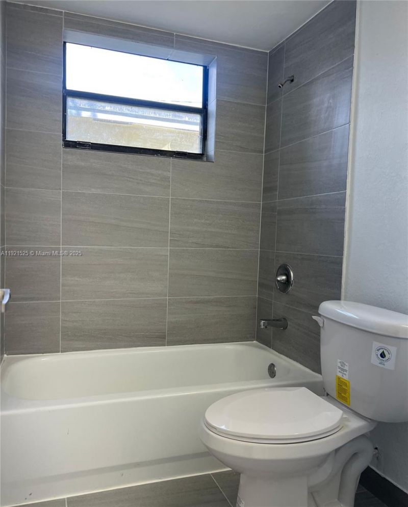 1286 NW 59th St, Miami, FL 33142 Photo