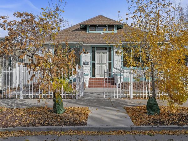 707 Slate Avenue NW, Albuquerque, NM 87102