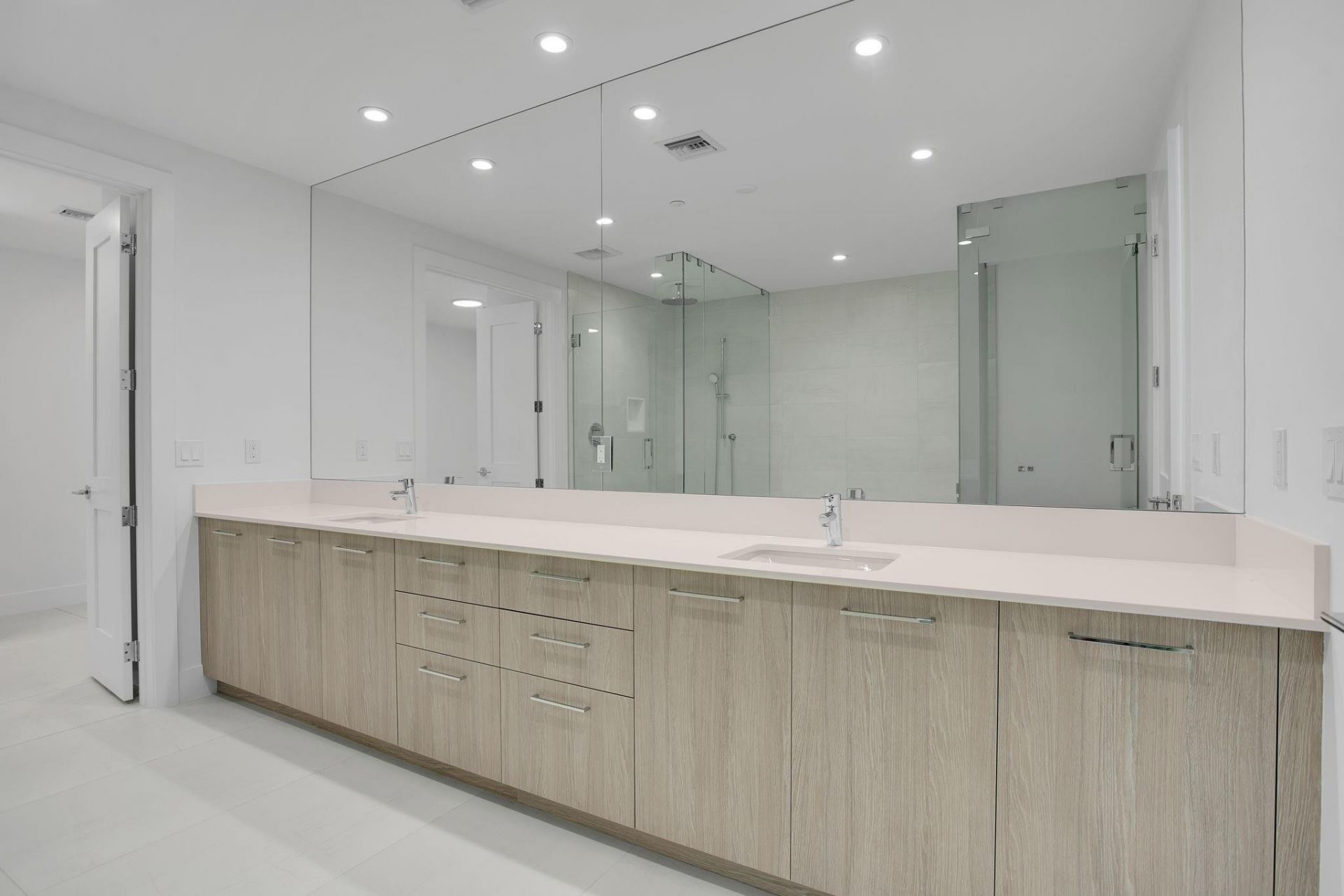 151 N Seabreeze Blv, Unit E-1204, Fort Lauderdale, FL 33304 Photo