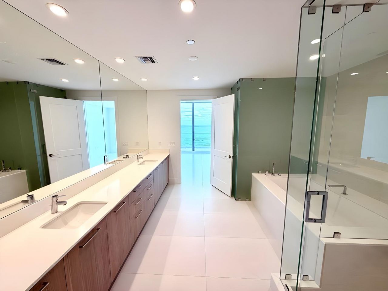 151 N Seabreeze Blv, Unit E-1204, Fort Lauderdale, FL 33304 Photo