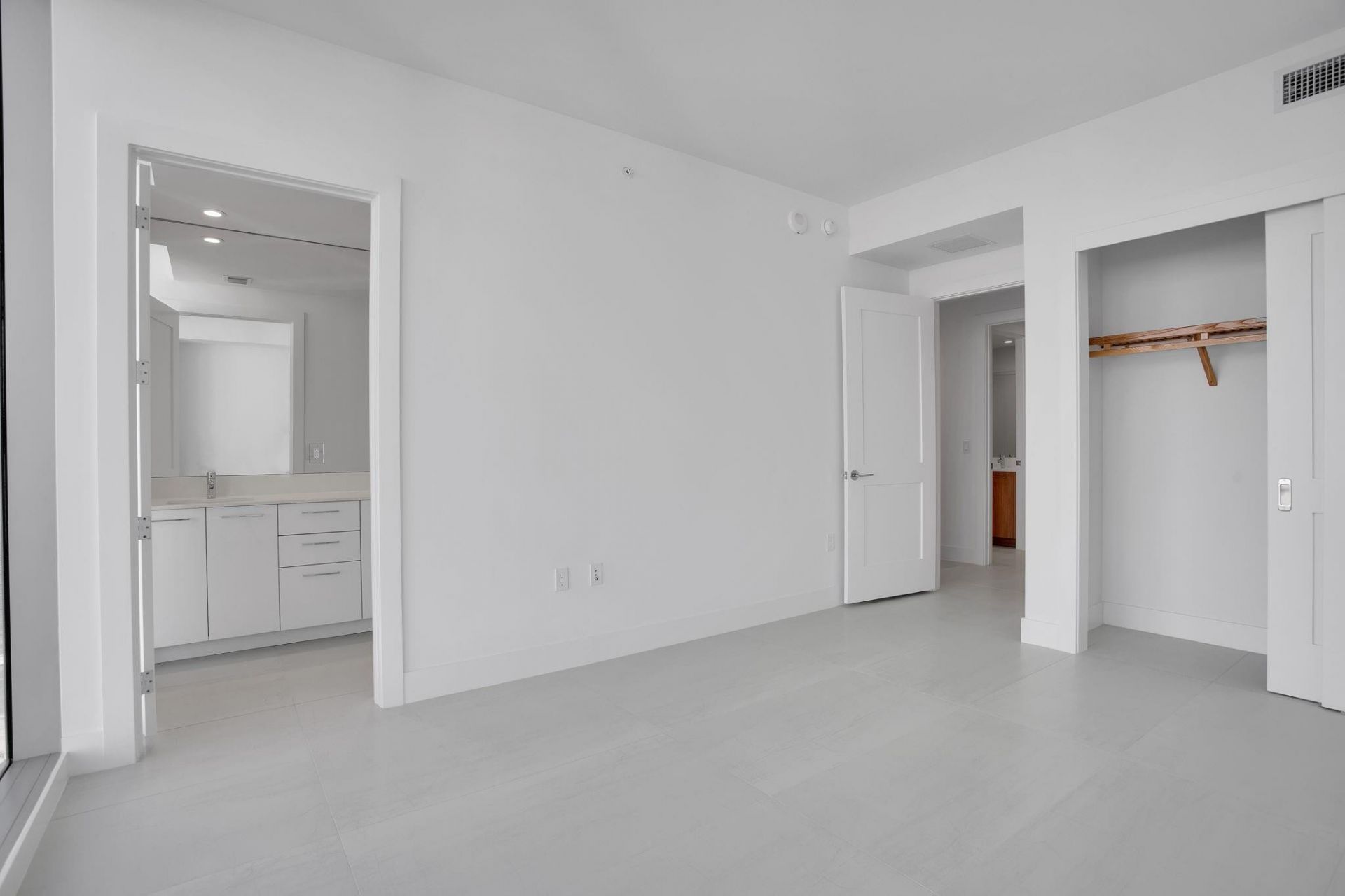 151 N Seabreeze Blv, Unit E-1204, Fort Lauderdale, FL 33304 Photo