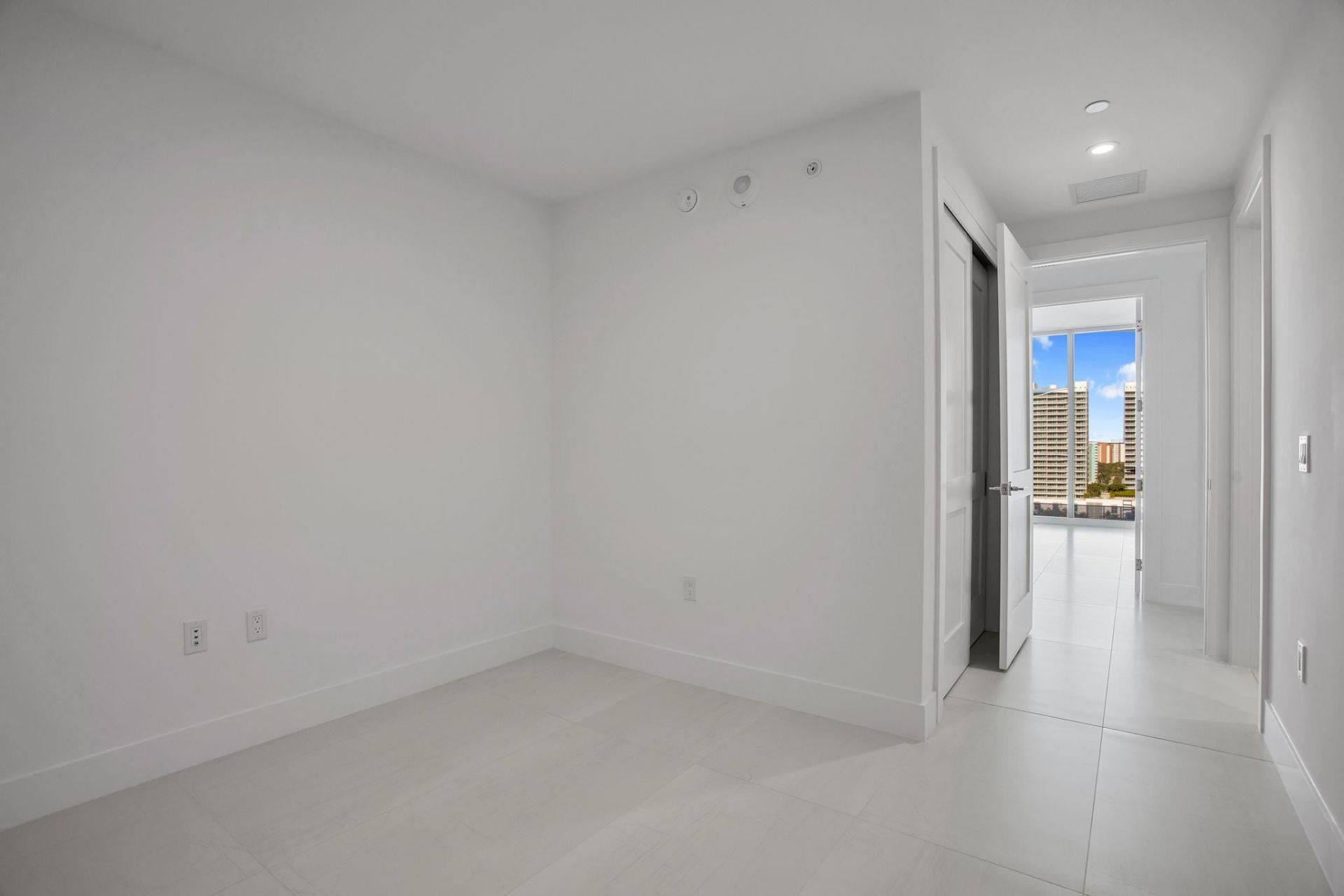 151 N Seabreeze Blv, Unit E-1204, Fort Lauderdale, FL 33304 Photo