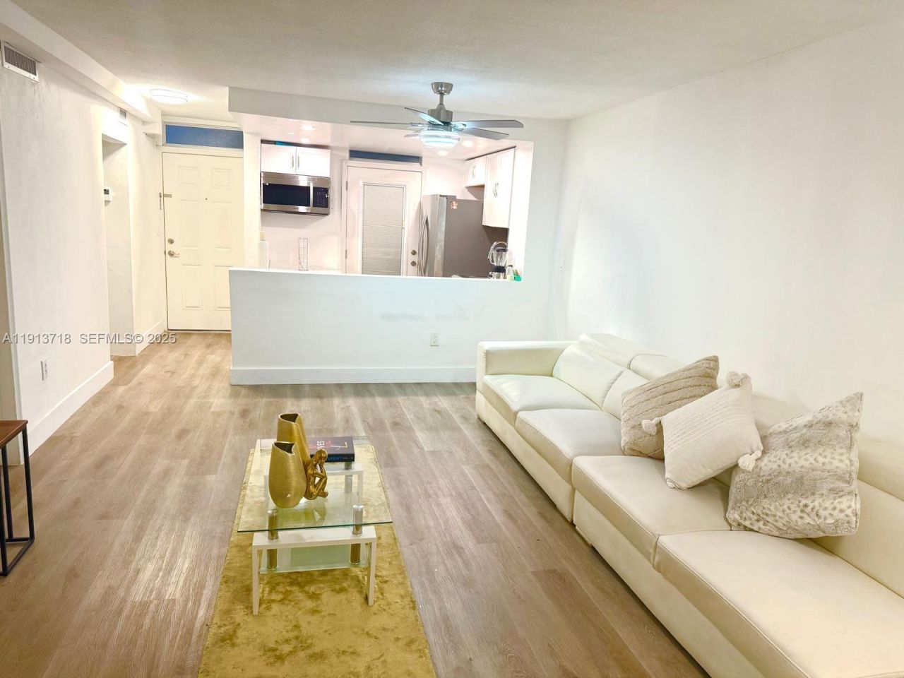 1045 10th St, Unit 206, Miami Beach, FL 33139 Photo