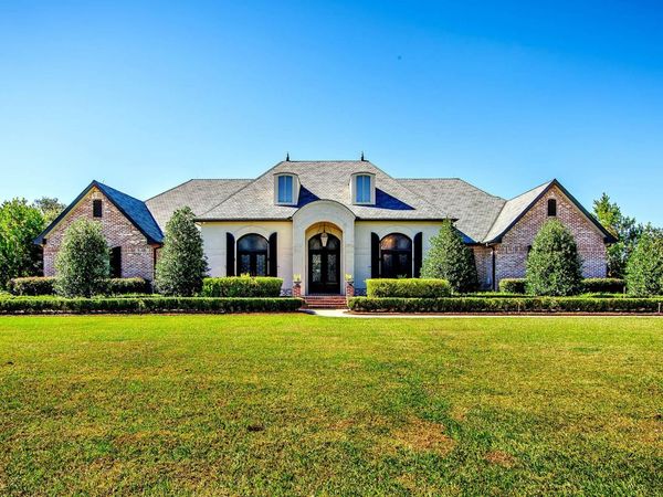 5270 West Main Street, Houma, LA 70360