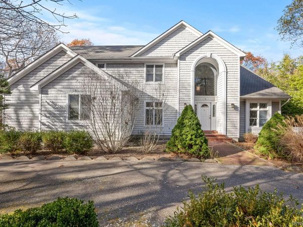 16 Georgica Woods Lane, Wainscott, NY 11975